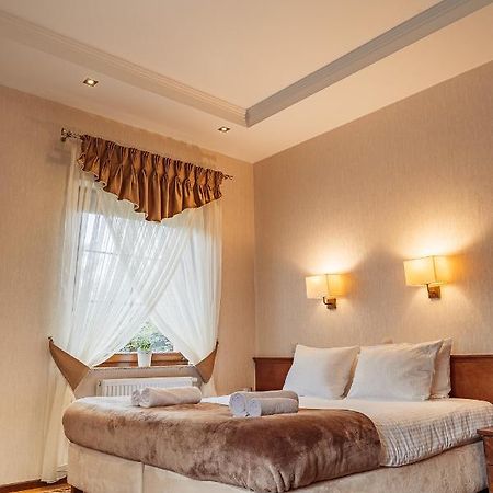 Hotel Dwor Choiny Kazimierówka Kültér fotó