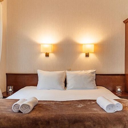 Hotel Dwor Choiny Kazimierówka Kültér fotó