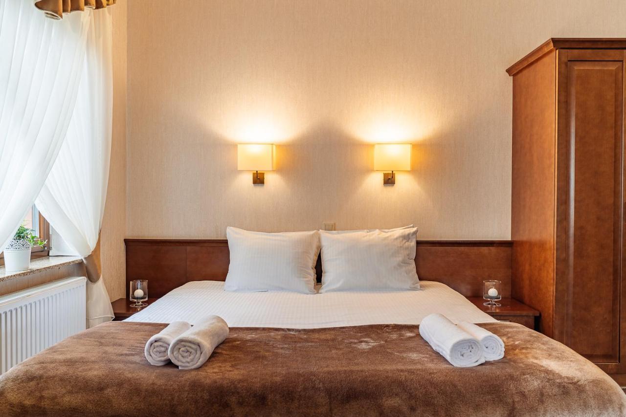 Hotel Dwor Choiny Kazimierówka Kültér fotó