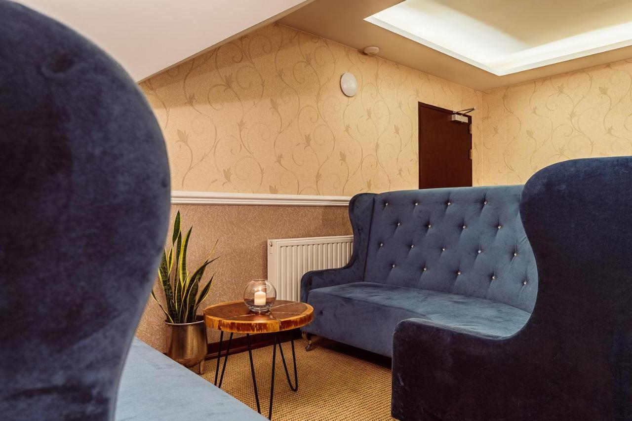 Hotel Dwor Choiny Kazimierówka Kültér fotó