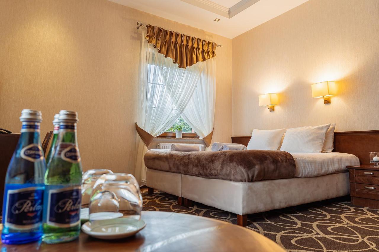 Hotel Dwor Choiny Kazimierówka Kültér fotó