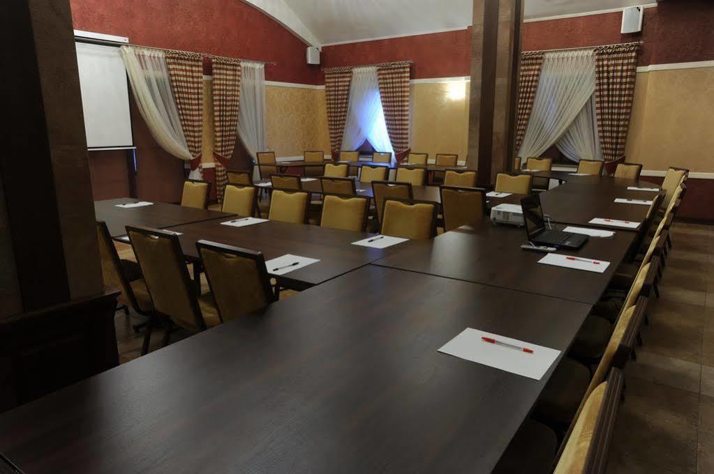 Hotel Dwor Choiny Kazimierówka Kültér fotó