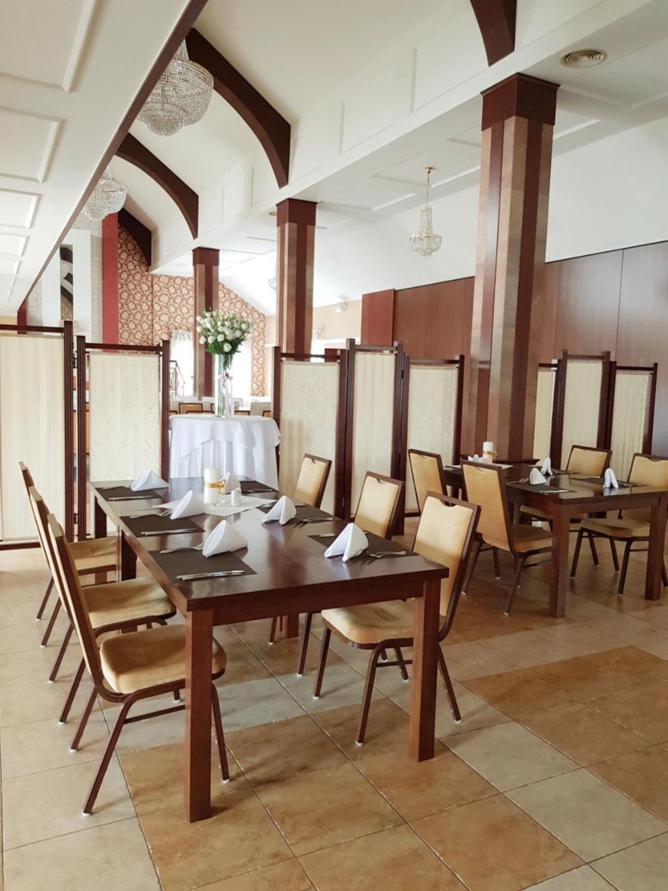 Hotel Dwor Choiny Kazimierówka Kültér fotó
