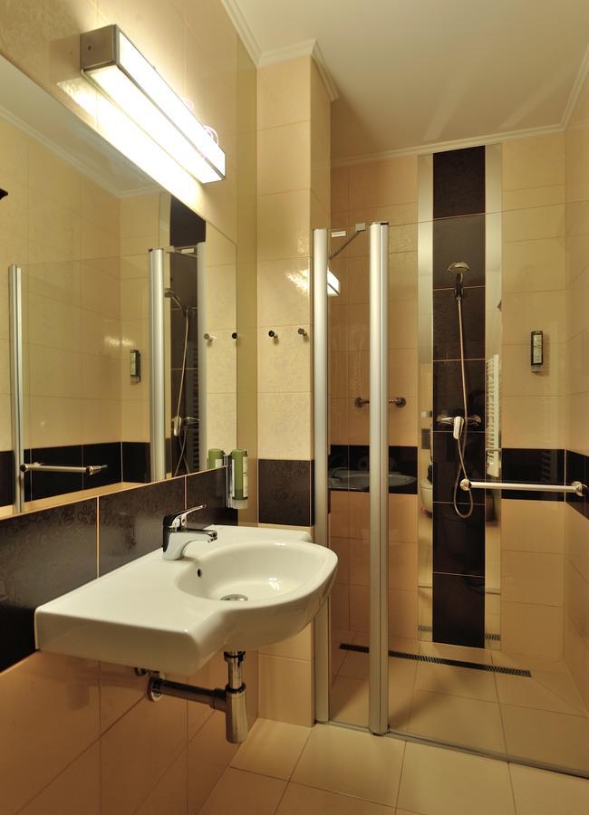 Hotel Dwor Choiny Kazimierówka Kültér fotó